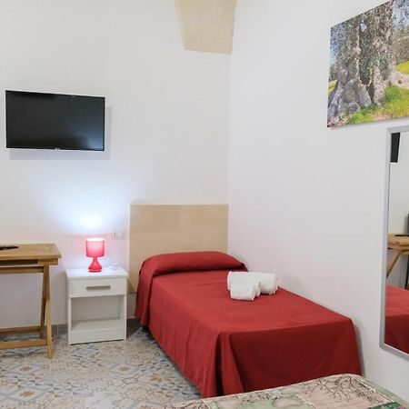 Borghetto Del Salento Villa Uggiano La Chiesa Eksteriør billede